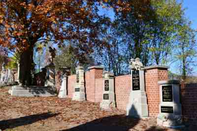 Obnova náhrobků na hřbitově v Heřmánkovicích